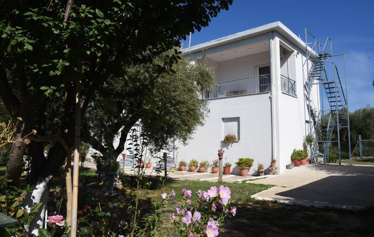 Mina Apartments Zacharo Esterno foto